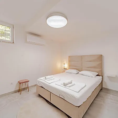 In With Wifi Dom wakacyjny Orebić